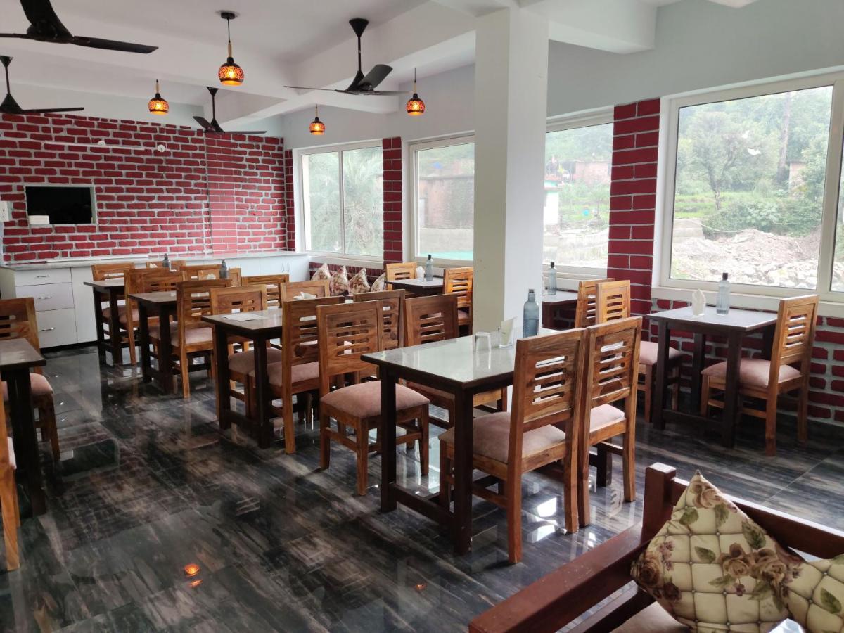 Hotel Studioz Sahastradhara Дехрадун Экстерьер фото